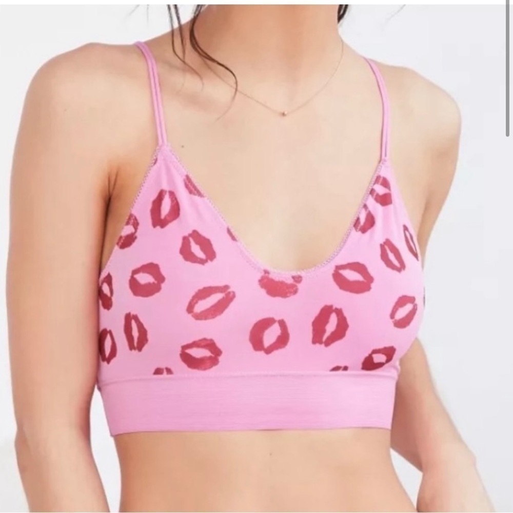 3 for $22🔥NWOT Urban Outfitters Out from Under pink bralette red lips size M - Picture 2 of 6